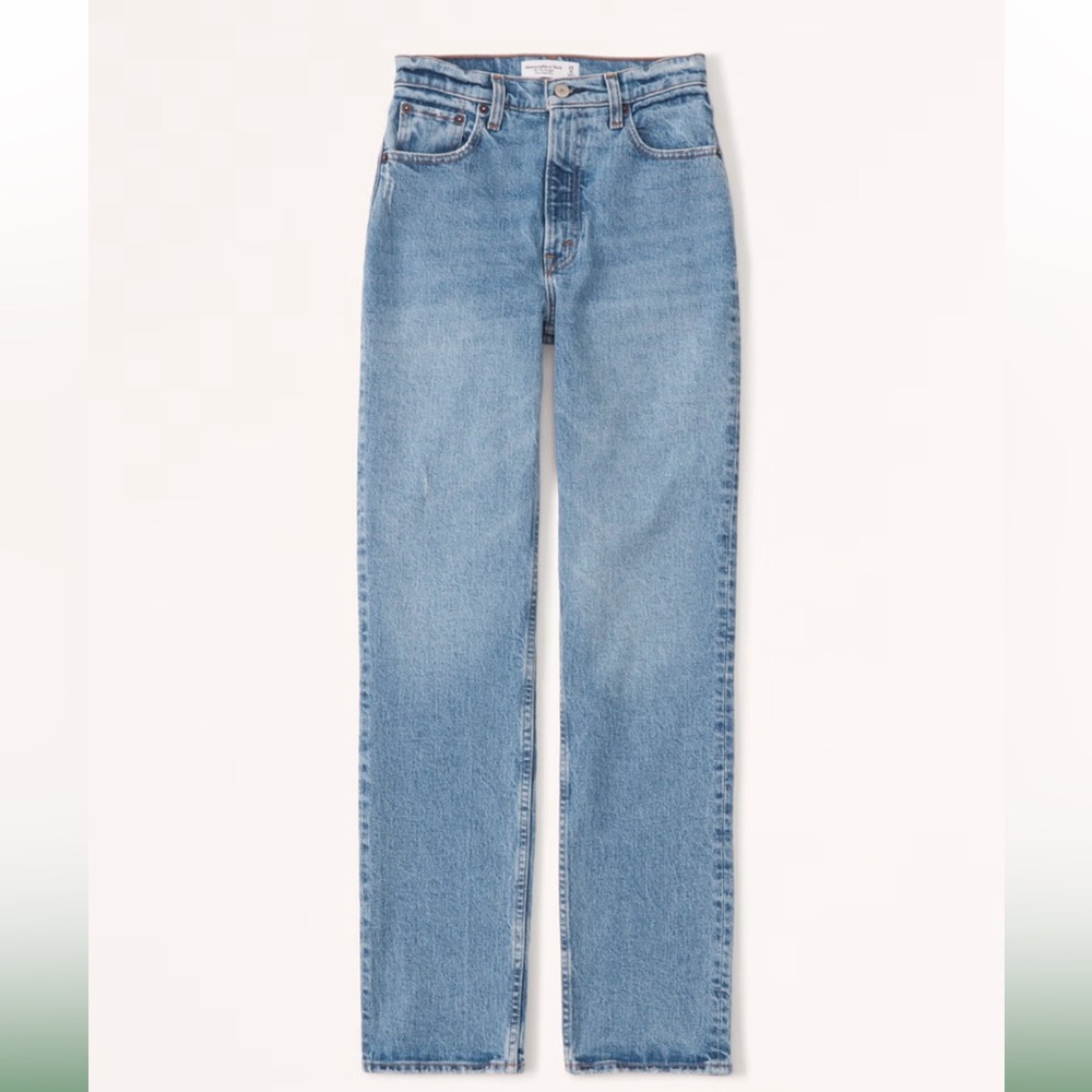 A&F Ultra High Rise 90s Straight Jean in Medium